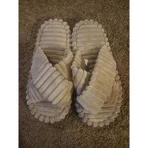 Women's Cross Band Fuzzy Slippers Fluffy Open Toe House Slippers Medium (7/8)